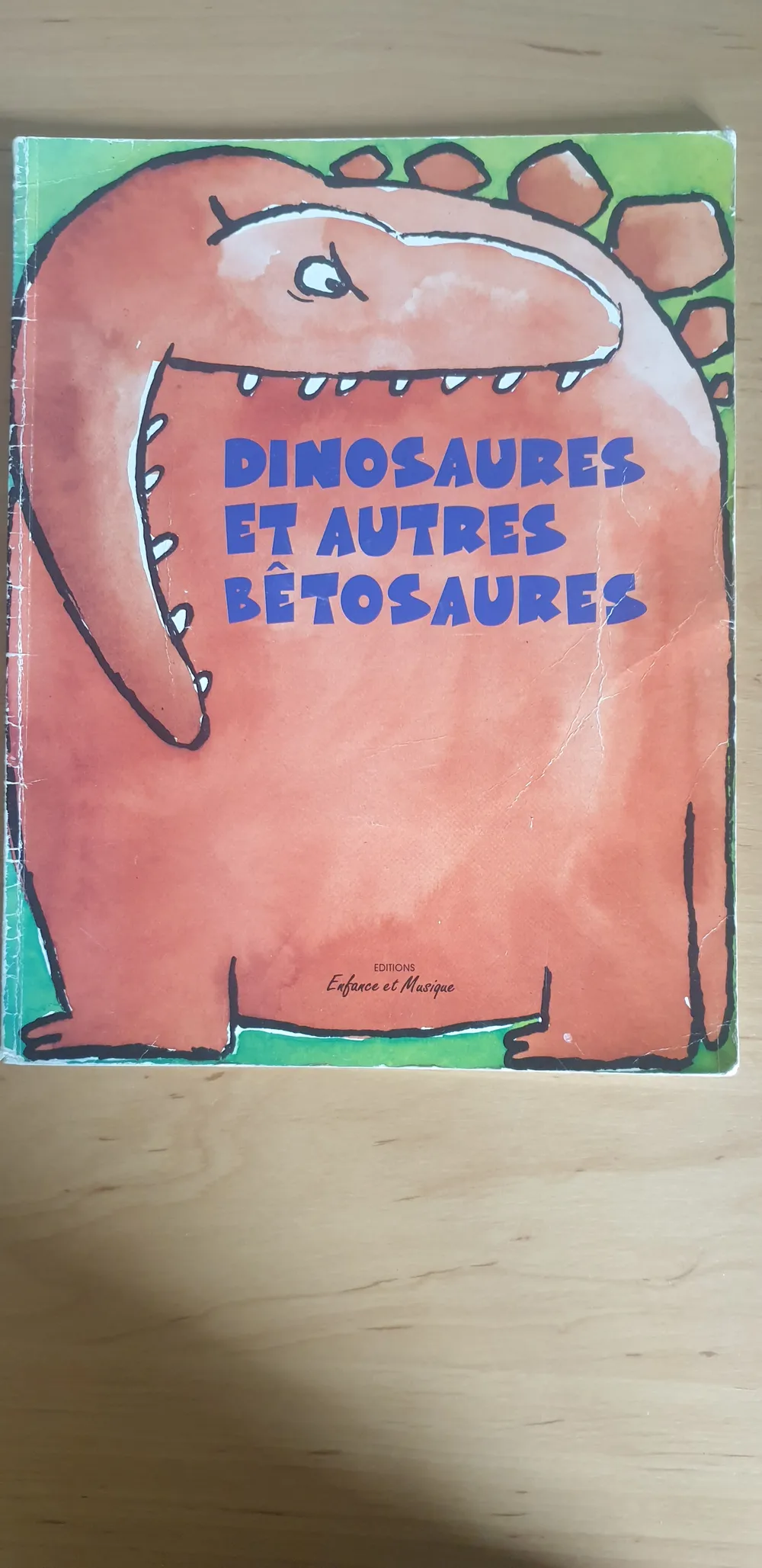 Couverture de Dinosaures et autres bêtosaures